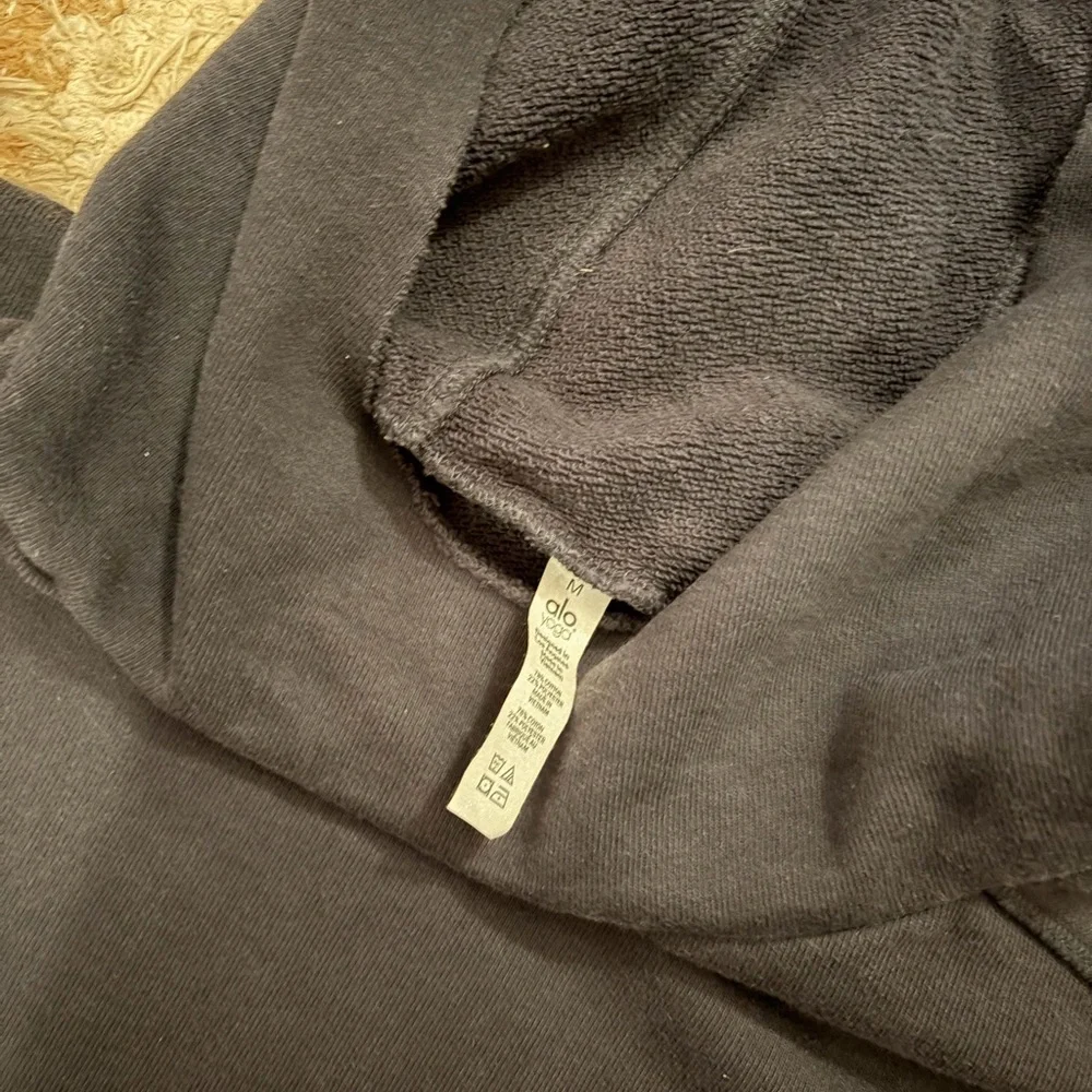 ALO Yoga Black Cropped Hoodie Jacket - Picture 3 of 4